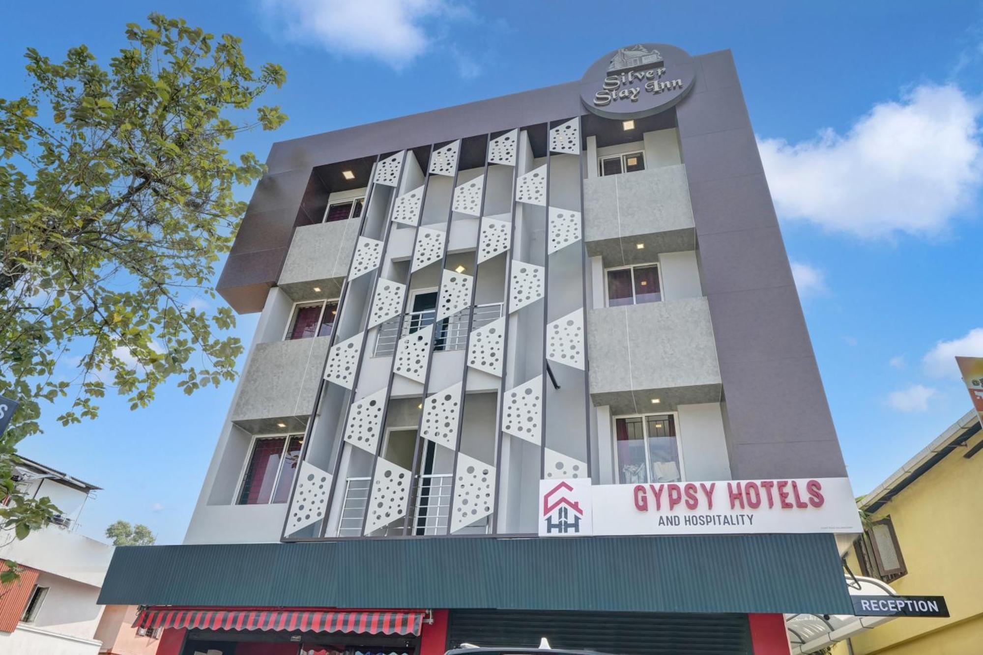 Gypsy Hotel Cusat Kochi Buitenkant foto