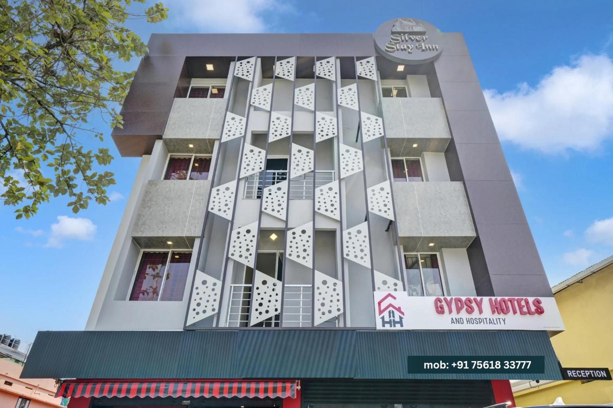 Gypsy Hotel Cusat Kochi Buitenkant foto
