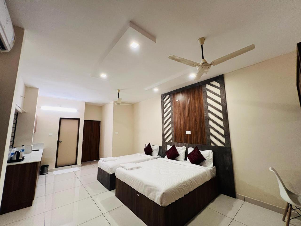 Gypsy Hotel Cusat Kochi Buitenkant foto